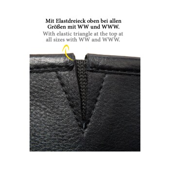 Nahaufnahme eines schwarzen Lederartikels mit einem elastischen Dreieck oben, mit Texten in Deutsch und Englisch über Größen.