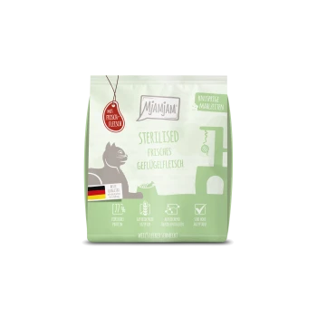 Grüner MjAMjAM-Katzenfutterbeutel mit Katzensilhouette, sichtbarem Text 'STERILISED FRISCHES GEFLÜGELFLEISCH', rotem 'MIT FRISCHFLEISCH'-Anhänger und deutscher Flagge.