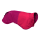 Eine lebhaft pinke Hundejacke von Ruffwear, mit einem schlanken Design, reflektierenden Details und einer sicheren Passform.