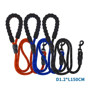 Vier farbenfrohe Hundeleinen in Orange, Blau und Schwarz, jede mit einem strukturierten Griff und einem Clip zur Befestigung, beschriftet D1.2*L150CM.