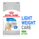 Worek z karmą Royal Canin Light Weight Care dla mini psów do 10 kg, z ilustracją małego psa i korzyściami w zarządzaniu wagą.