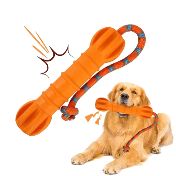 Golden Retriever hält ein orangefarbenes Gummi-Hantel-Kauspielzeug mit angebrachtem blau-orange geflochtenem Seil.