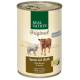 Nourriture pour animaux en conserve étiquetée "Real Nature Original Senior" avec de l'agneau, du veau, des flocons d'avoine et de l'huile de lin.