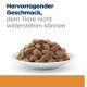 Eine weiße Schüssel mit braunem Haustierfutter-Kibble mit dem Text "Hervorragender Geschmack, dem Tiere nicht widerstehen können" in Blau und Grau.