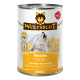 Nourriture pour chiens en conserve étiquetée 'WOLFSBLUT VetLine SKIN', présentant un loup blanc hurlant, avec un texte indiquant un soutien pour la santé de la peau et du pelage.