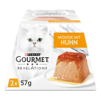 Purina Gourmet Revelations Katzenfutterverpackung mit einer weißen Katze, mit einem Mousse-Gericht, das als "Mousse mit Huhn" gekennzeichnet ist, und zwei 57 g Portionen.