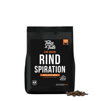 Black Tales & Tails Hundefuttersack mit der Aufschrift „Eine wahre RIND SPIRATION“ (Rind & extra Gemüse) und einem kleinen Haufen Trockenfutter.