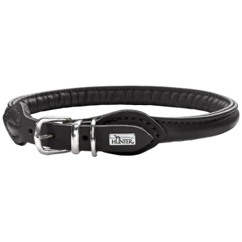Schwarzes Leder-Hundehalsband mit einer silbernen Schnalle und einem kleinen 'HUNTER'-Logo-Etikett.