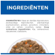 Tierfutterverpackung mit einem blauen Kopf "INGREDIËNTEN", der Zutaten wie Fleisch, Gemüse, Huhn und Reismehl auflistet.