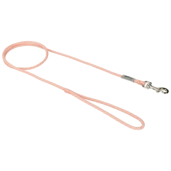 Eine hellrosa Hundeleine aus geflochtenem Material, mit einem silbernen Metallclip zur Befestigung und einem Schlaufenhandgriff für den Halt.