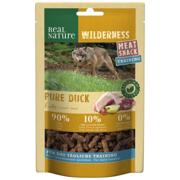 Real Nature Wilderness Pure Duck Hundesnackverpackung mit einem Wolf im Hintergrund; 90% Ente, 10% Früchte, 0% Getreide.