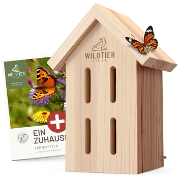 Holzinsektenhaus mit einem Schmetterling oben drauf, begleitet von einem Leitfaden mit dem Titel "Ein Zuhause für Insekten" von Wildtier Liebe.