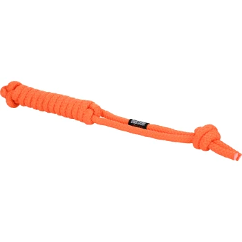 Jouet de traction pour chien orange vif avec un design tressé et un nœud à une extrémité, avec une étiquette indiquant "Dog's Creek Outdoor Gear."