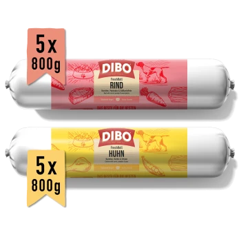 Zwei DIBO FreshRoll Tierfutterrollen, jeweils 5 x 800 g, eine Rind mit Karotte, Pastinake & Süßkartoffel, eine Huhn mit Karotte, Kürbis & Erbsen.
