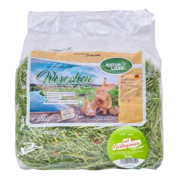 Przezroczysta torba plastikowa z 500g siana dla zwierząt "Wesenheu", z obrazkami królika i świnek morskich, oznaczona jako naturalna, bezpyłowa i aromatyczna.