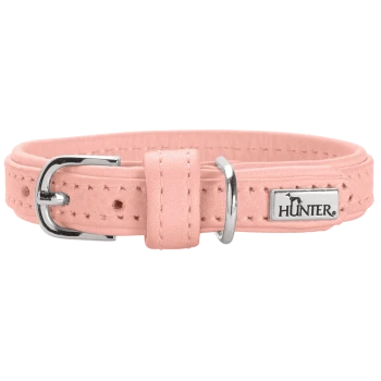 Rosa Lederhalsband mit silberner Schnalle und D-Ring, Ziernähten und Metallanhänger mit dem Logo 'HUNTER'.