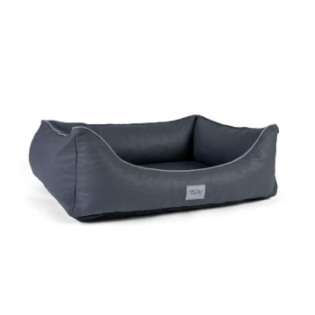 Graues rechteckiges Haustierbett mit erhöhten Seiten und einem "TruePet"-Etikett vorne.