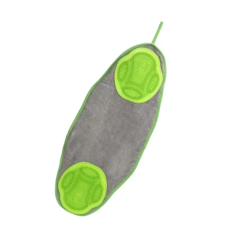 Graue Haustierpflege-Handschuhe mit leuchtend grünen gummierten Griffpolstern an beiden Enden, entworfen zum Bürsten und Massieren von Haustieren.