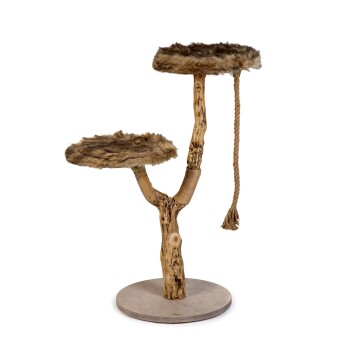 Katzenbaum mit zwei Plattformen, die mit Kunstfell bedeckt sind, aus natürlichem Holz, mit einem hängenden Seilspielzeug.