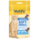 Ein Paket MultiFit Soft Snack für Katzen, mit einer orangefarbenen Tabby-Katze auf der Vorderseite, mit dem Hinweis, dass es sich um einen Lachs-Geschmack handelt.
