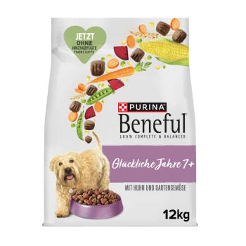 Purina Beneful Hundefutterbeutel für Hunde ab 7 Jahren, Huhn und Gartengemüse, 12 kg, mit Bild eines glücklichen Hundes und Futternapf.