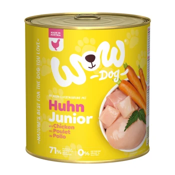Nourriture pour chiens en conserve étiquetée "WOW-Dog Huhn Junior" avec du poulet, présentant un design jaune vif, des carottes et une mention de 71 % de contenu en viande.
