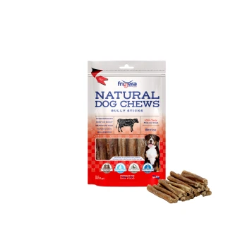 Ochsenziemer 12 cm 200 g Verpackung von "Natural Dog Chews Bully Sticks" mit einem Hundebild, mit Text, der 100% schmackhafte, rein luftgetrocknete Rindfleischzutaten hervorhebt.