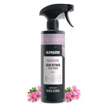 Schwarze Sprühflasche mit der Aufschrift "ALPHAZOO Force ZECK-ATTACK" mit Illustrationen eines Hundes und einer Katze, die ein Zeckenabwehrmittel für Haustiere bewirbt.
