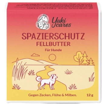 Yuki kümmert sich um Fellbutter, eine pfotenförmige Tierbutter aus Kokosnuss, schwarzem Kreuzkümmel, Neem- und Teebaumölen zum Schutz des Fells.