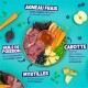Gamelle de nourriture pour animaux contenant agneau cru, carottes, pois, pomme, myrtilles et huile de poisson ; étiquettes : 'AGNEAU FRAIS', 'HUILE DE POISSON'.