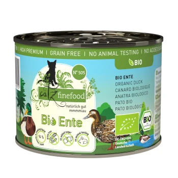 Nassfutter Katze Bio Adult No. 505 Ente 6x200 g Dosenfutter für Katzen mit der Aufschrift "Catz finefood Bio Ente", das Bio-Ente, getreidefrei, ohne Zuckerzusatz und ohne Tierversuche enthält.