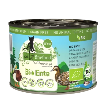 Dosenfutter für Katzen mit der Aufschrift "Catz finefood Bio Ente", das Bio-Ente, getreidefrei, ohne Zuckerzusatz und ohne Tierversuche enthält.