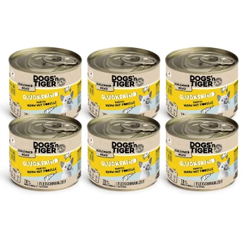 Sechs Dosen DOGS'n TIGER Katzenfutter, beschriftet mit "Glückskind zartes Huhn mit Forelle", mit einer Grafik eines Kätzchens und Nährwertangaben.