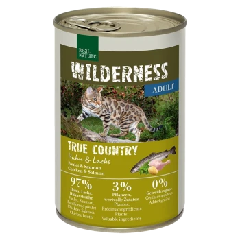 Dosenkatzenfutter "Wilderness Adult True Country" mit einer Bengal-Katze, mit 97% Huhn und Lachs, 3% Pflanzen, ohne zugesetzte Körner.