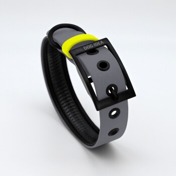 Ein graues Hundehalsband mit einer schwarzen Schnalle und einem leuchtend gelben Akzent, mit mehreren Einstelllöchern für die Größenanpassung.