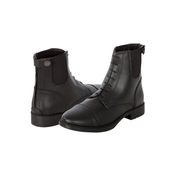 Schwarze Leder-Ankle-Boots mit Schnürung und elastischen Seitenpaneelen, aus einem schrägen Blickwinkel dargestellt.