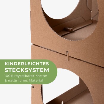Pappspielstruktur für Haustiere mit runden Öffnungen und dem Text: 'Einfache Montage, 100% recycelbare Pappe & natürliche Materialien.'