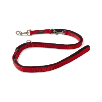 Rote Nylon-Hundeleine mit schwarzer Polsterung, Metallclip und D-Ring; Etikett mit der Aufschrift 'WOLTERS'.