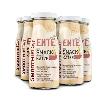SmoothieCat Entensnack für Katzen in Glasflaschen, beschriftet mit "ENTEE der SNACK für jede KATZE," der 100 % natürliche Zutaten hervorhebt.