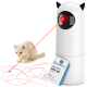 Weiße Katze beobachtet ein Laser-Spielzeug mit schwarzen Ohren, das einen roten Laserpunkt und -pfad projiziert, mit "Sehr gut"-Bewertung gekennzeichnet.