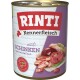 Dosen-Hundefutter mit der Aufschrift "RINTI Kennerfleisch mit Schinken," das eine Vielzahl von Fleischsorten auf der Verpackung zeigt, mit "getreidefrei" als Hinweis auf getreidefrei.