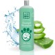 Flasche MENFORSAN Aloe Vera Shampoo für Haustiere, mit einem grünen Etikett mit einem Pfotenabdruck und einem Wasser-Spritzhintergrund.