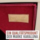 Rotes Haustierbett mit einem Lederetikett, das den Markennamen "Karaluna" und den Text "Ein Qualitätsprodukt der Marke Karaluna" trägt.