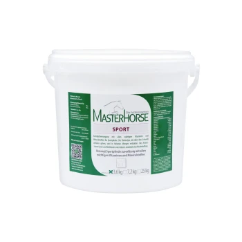 Weißer Kunststoffeimer mit der Aufschrift "MasterHorse SPORT" in grüner Schrift, der Vitamine und Mineralien für Sportpferde enthält, 3,6 kg.
