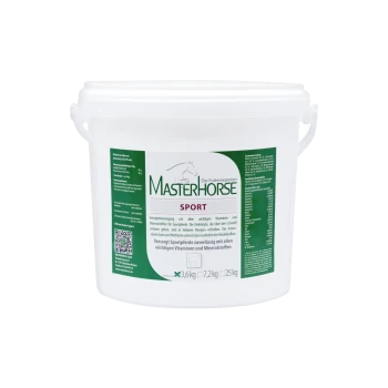 Weißer Kunststoffeimer mit der Aufschrift "MasterHorse SPORT" in grüner Schrift, der Vitamine und Mineralien für Sportpferde enthält, 3,6 kg.