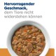 Eine weiße Schüssel mit Haustierfutter mit Fleisch, Karotten und Erbsen, gekrönt mit dem Text "Hervorragender Geschmack, dem Tiere nicht widerstehen können."