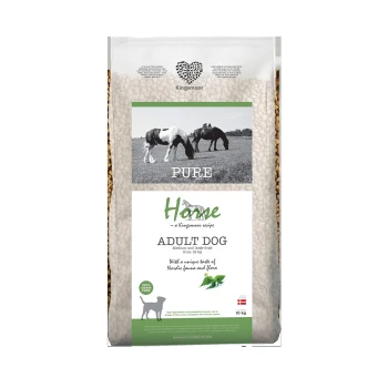 Ein 10 kg Sack Kingsmoor Pure Adult Dog-Futter, mit Pferden und für mittelgroße und große Hunde gekennzeichnet.