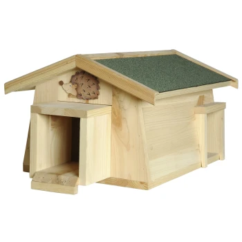 Maison pour animaux en bois avec un toit vert, présentant un design de hérisson sur le devant et une entrée pour petits animaux.