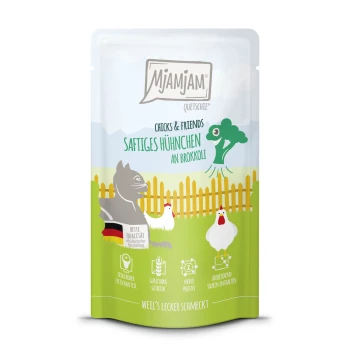 Nassfutter Katze Adult, Quetschie Chicks & Friends, Huhn und Brokkoli 12x125 g Tüte Mjamjam Haustierfutter, beschriftet mit "Chicks & Friends Saftiges Hühnchen an Brokkoli," mit Illustrationen von Tieren und einem Zaun.