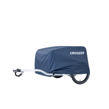 Ein blauer Haustieranhänger, der mit einem schützenden Stoff bedeckt ist, mit dem Markennamen 'CROOZER' deutlich sichtbar.